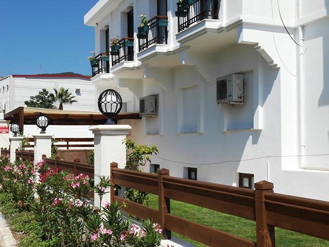 Nemrut Bay Otel Yenifoca Exterior photo