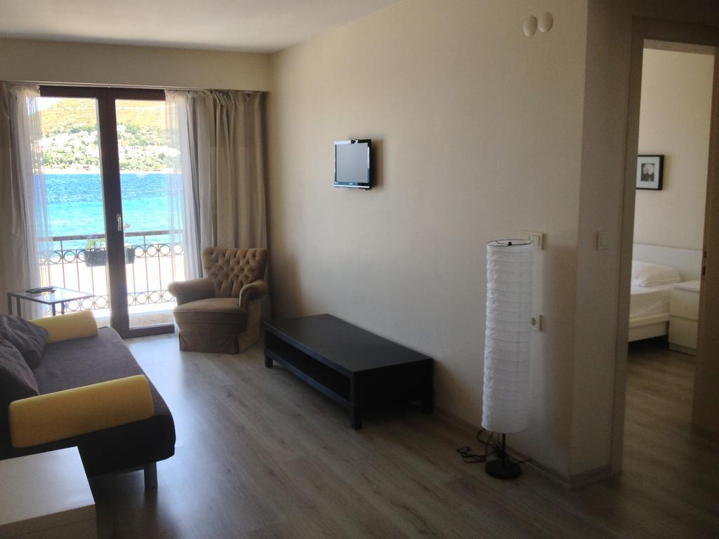 Nemrut Bay Otel Yenifoca Room photo
