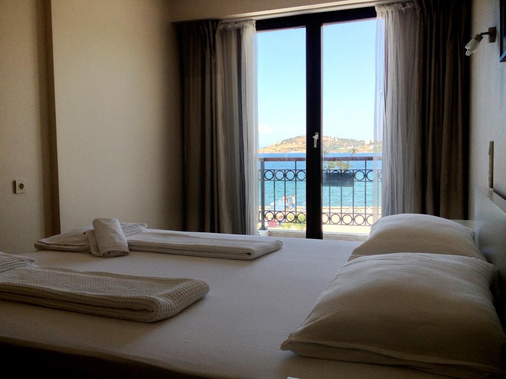 Nemrut Bay Otel Yenifoca Room photo
